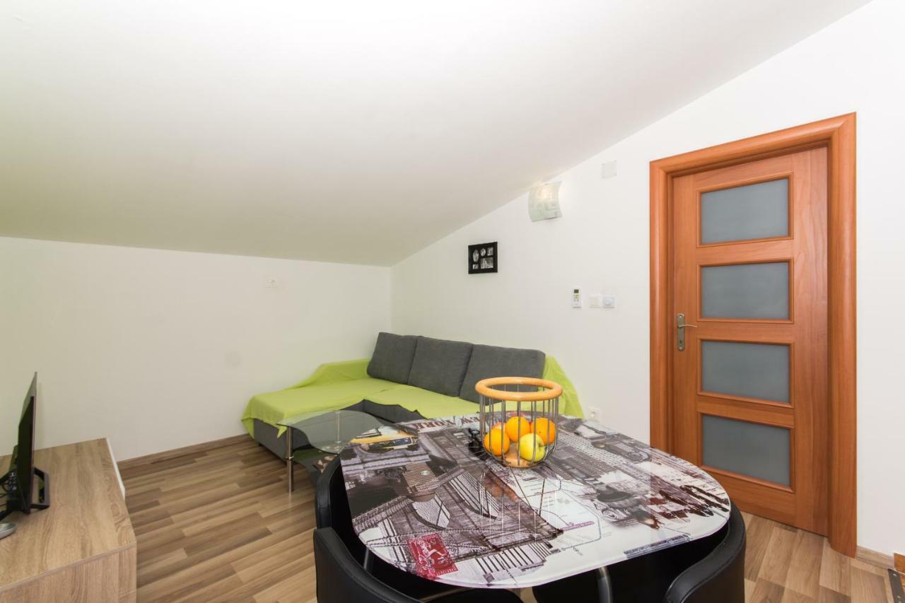 Apartmani Island โตรกีร์ ภายนอก รูปภาพ