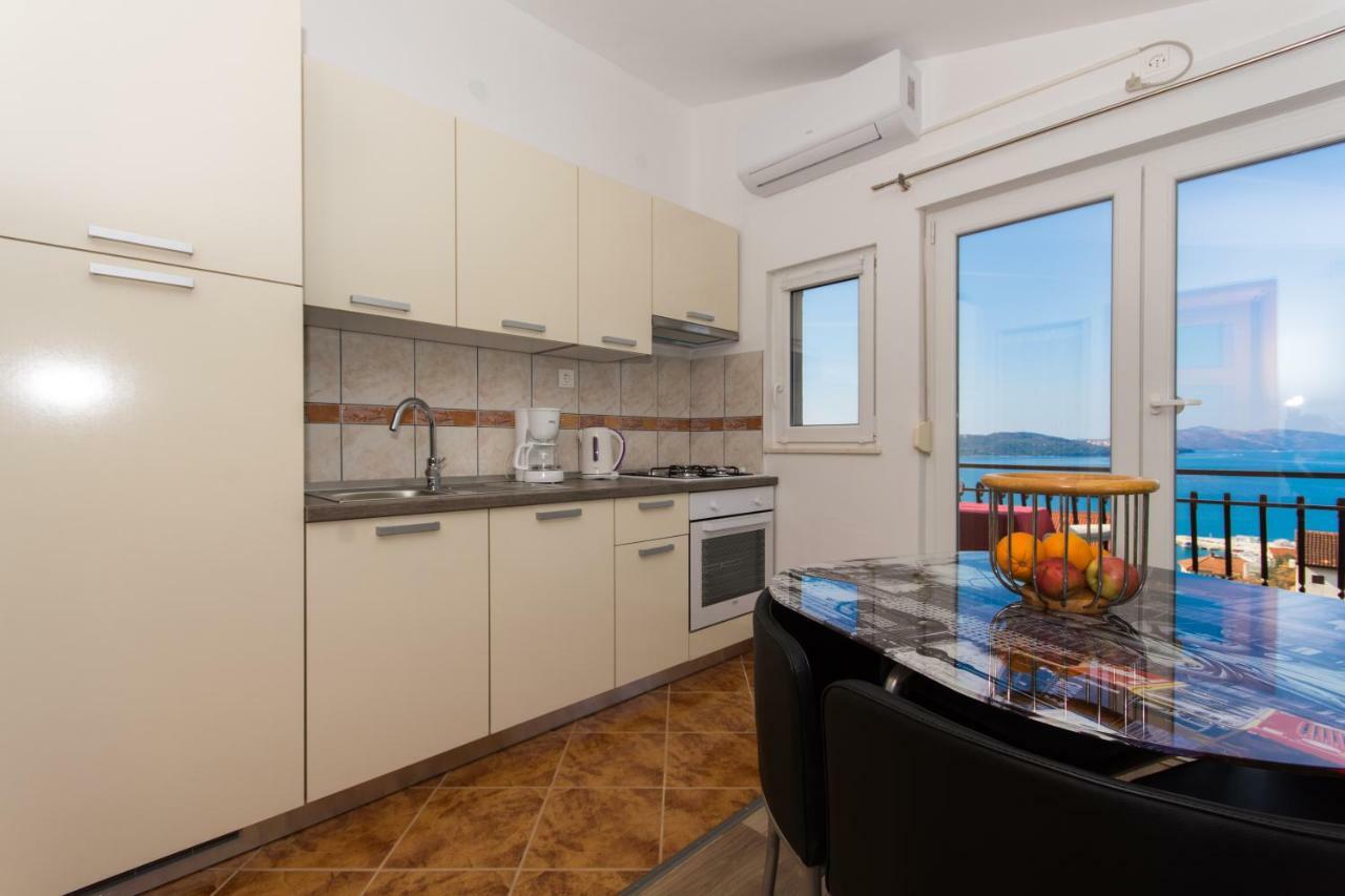 Apartmani Island โตรกีร์ ภายนอก รูปภาพ